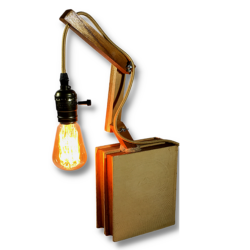 Luminária Articulada no Livro