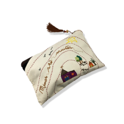 Necessaire Bordada